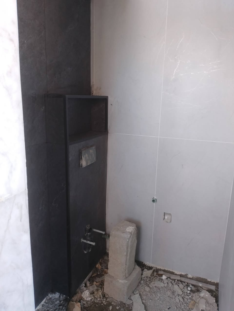 سلام عليكم كادر سيراميك +لبخ مصاطر شغل شرط ستلام مهندس السعر 5000 سيراميك +لبخ شيعلاشي شغل فول *********** )(***********
