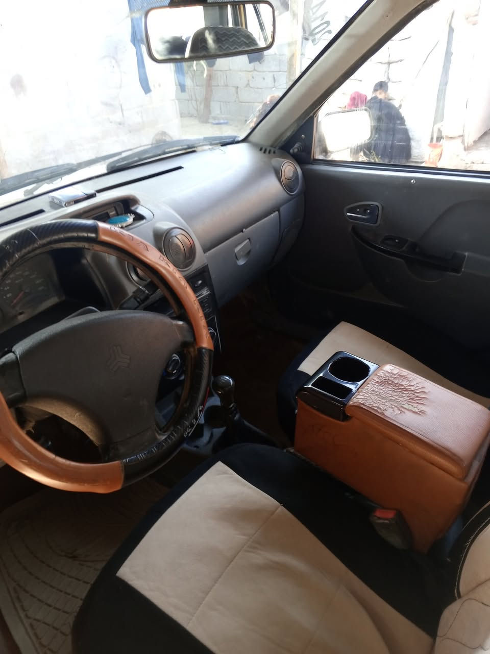 سلام عليكم سايبه موديل 14سياره نضيفه مال جناي محرك او كير ابرايد تخم تأير نظيف حداديه جديده امصفره هيا اوقرامات رقمها كربلاء سعرها 21 مكانها كربلاء حي النصر ***********
