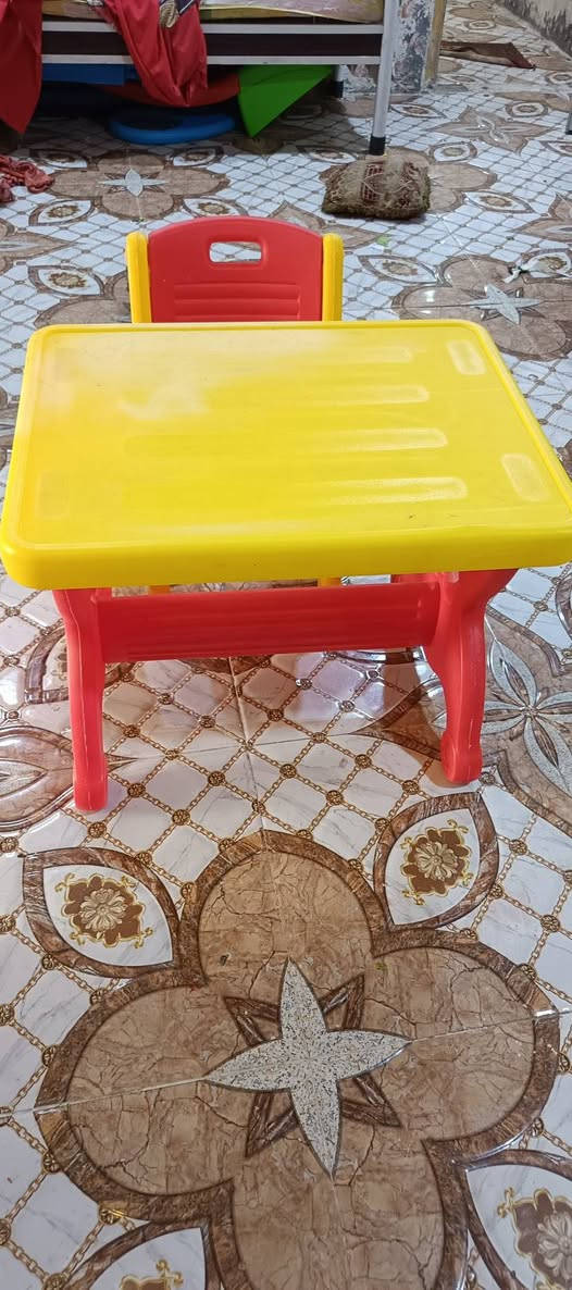 سرسيحاء جديده) سعره٢٥) وميزاطفل) سعر٢٠) ها***********
