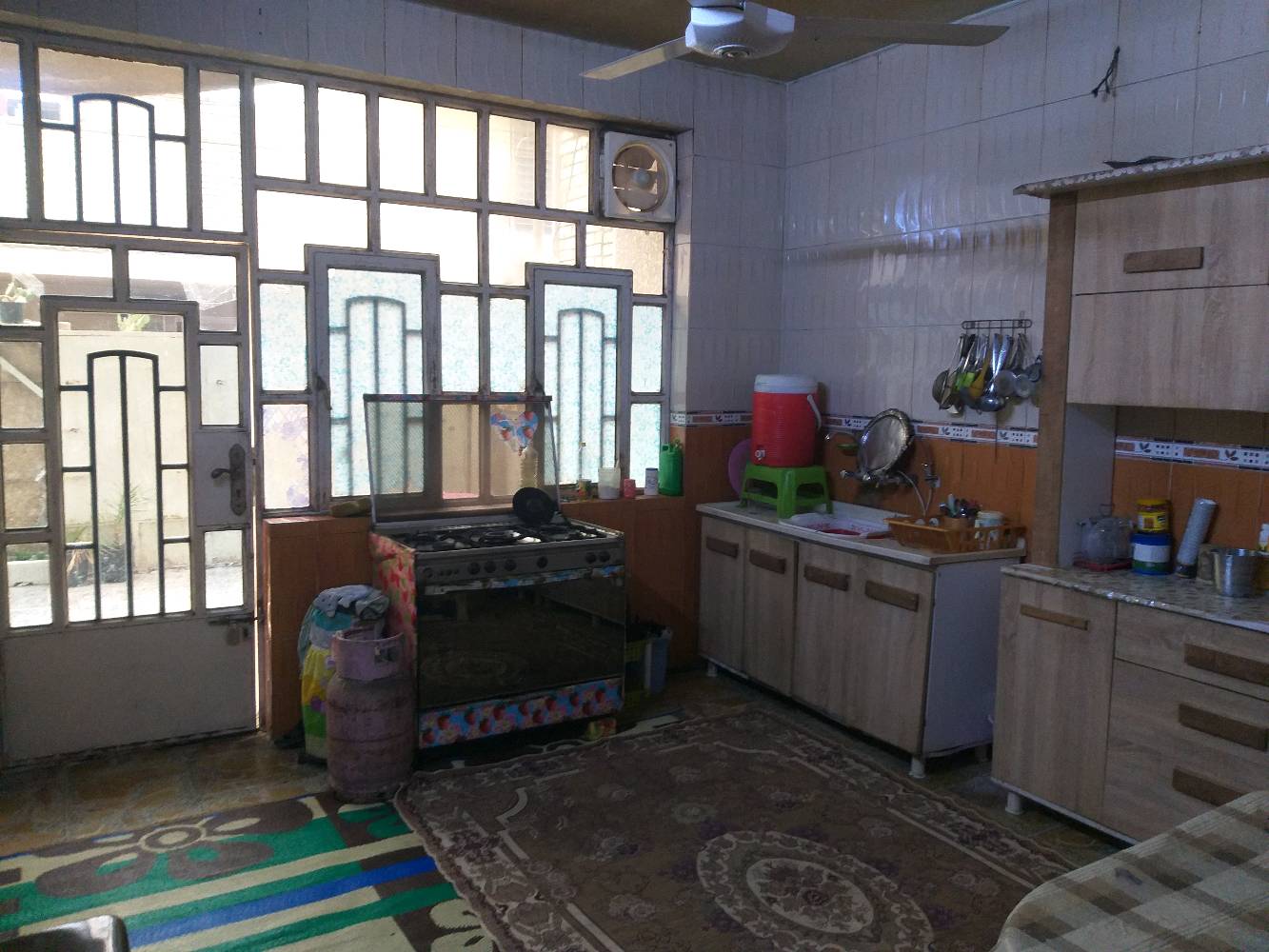 بيت زراعي ٢٠٠ متر منطقة البلديات شارع المرور قرب دائرة الفحص المروري
البيت طابقين يحتوي على ست غرف نوم ، غرفتين في الطابق الارضي والاربعة الباقية في الطابق الثاني 
غرفة الاستقبال 7×4
صالة عدد اثنين فوگ وجوة
الخدمات حمام فوگ وحمام جوة
تاريخ بناء البيت 2010 

السعر ٢١٠ مليون قابل للتفاوض .
للاستفسار اكثر الاتصال او مراسلة وات ساب ، على الرقم ادناه ***********