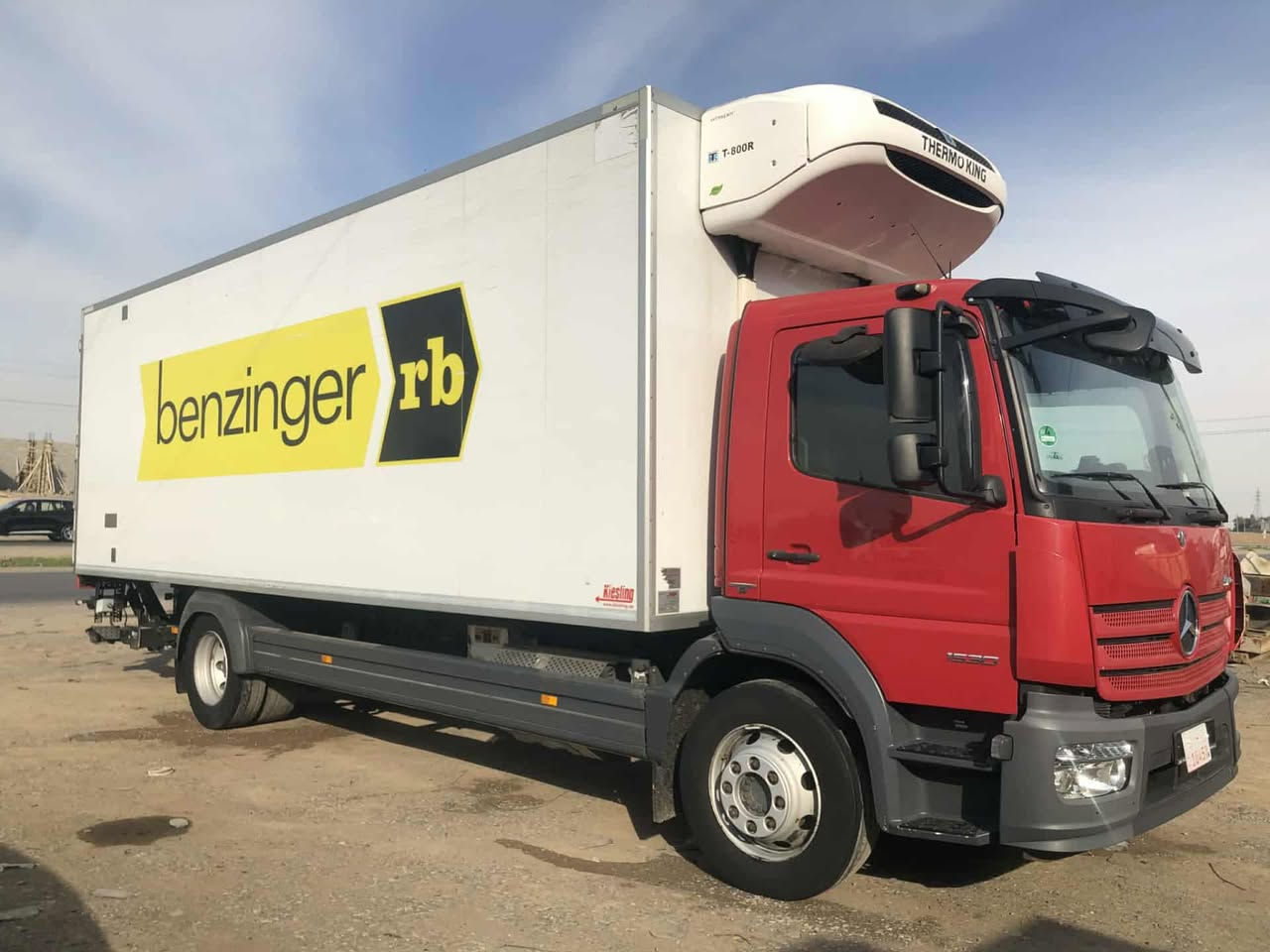 السلام عليكم اتيكو براد للبيع فول موصفات 2017حجم 1530 ثمانيه برغي حجم 22حساس كامره تحكم ستيرن جهاز ثرمونكيك حجم T800Rكير اوتو مثل ماموضح بالصوره سياره جديده سبرنك امامي جوبلس خلفي زنجبيل ثلوج بالتيار الخلفي الطول 780 للتواصل ع الارقام التاليه الهاتف:***********
