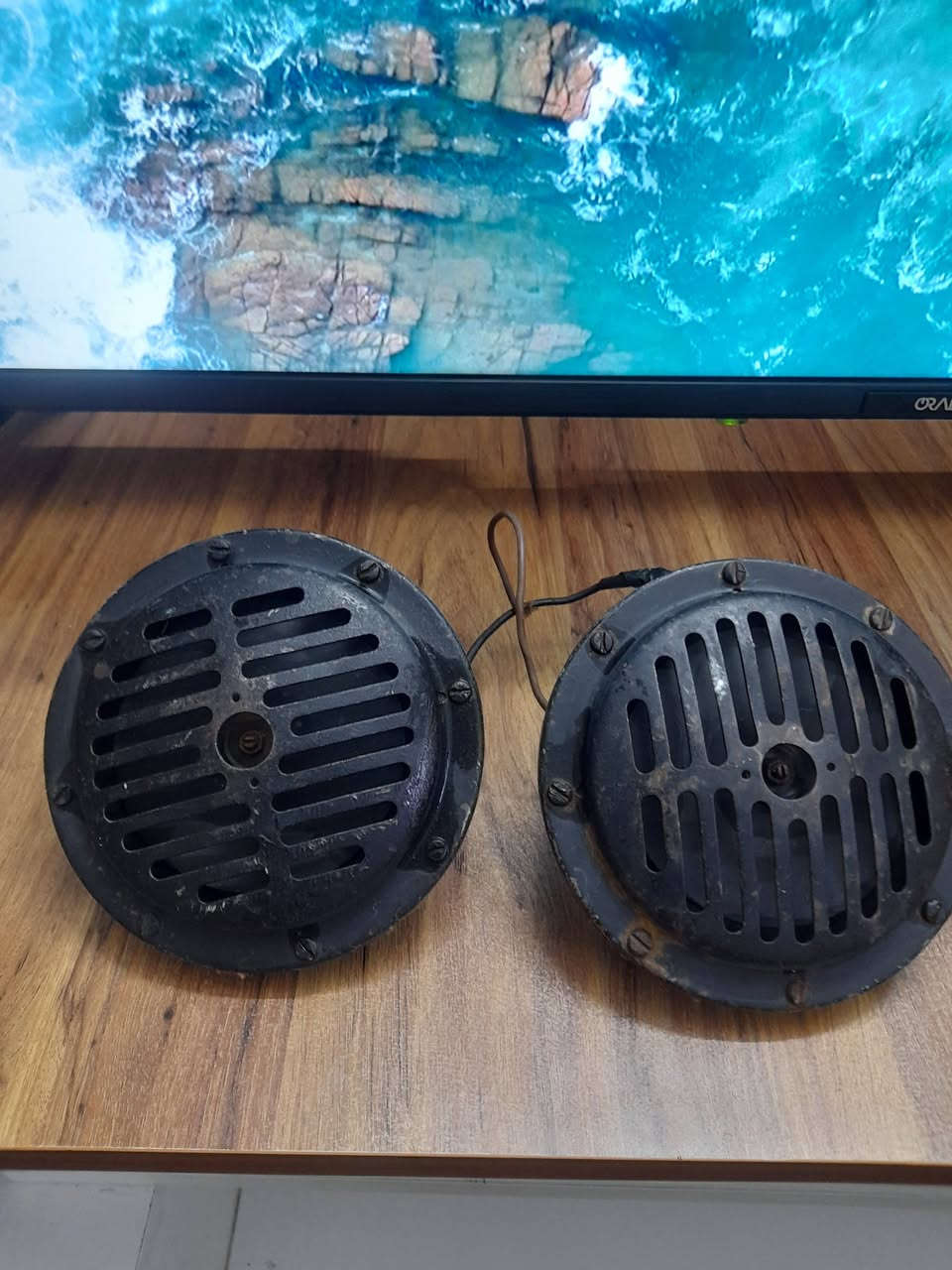 السلام عليكم عندي هذني الاصايل المانيات اصليات تك جنح وتك عنجه نغمه فول رايدهن 450 عنوني بغداد زيونه ***********7
