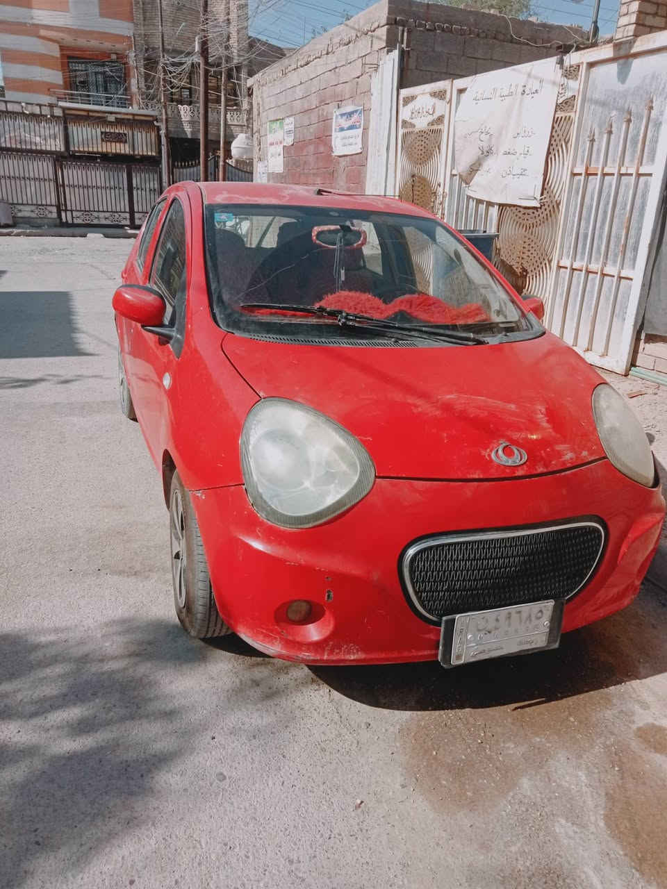 سلام عليكم عندي جيلي باندا 2012نظيفة للبيع عارضها 44ورقة وبيها مجال للشراي رقمها بغداد كير ومحرك مكفولة الاتصال على الرقم ***********
