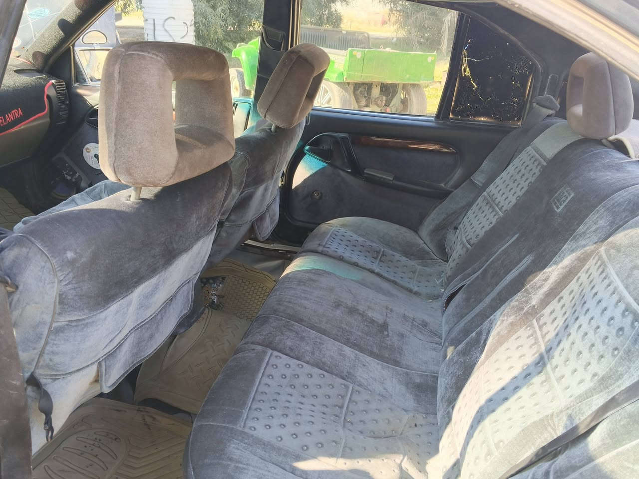 السلام عليلكم
اوبل اوميكا
محرك بي صرف
كير بشرط
صدر تخم تاير بشرط 
سنويه 2029
تحويل ثاني يوم 
السعر 30وبي مجال 
***********
