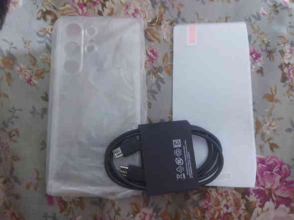 سلام عليكم من رخصه للإدمن
سامسونج S25 ULTRA العادي ذاكره 512
جديده كل غراضه موجوده لزكه شركه وكفر شفاف وكيبل تايب سي راسين وعدسات الكامره من يمي مخليها نضافه 95% كارتونه موجوده والباقي كدام عينكم مكاني بلديات تقاطع كهرباء 
سعره 175 وبي مجال 🤍.
***********
متواجد وتساب ماسنجر اتصال
