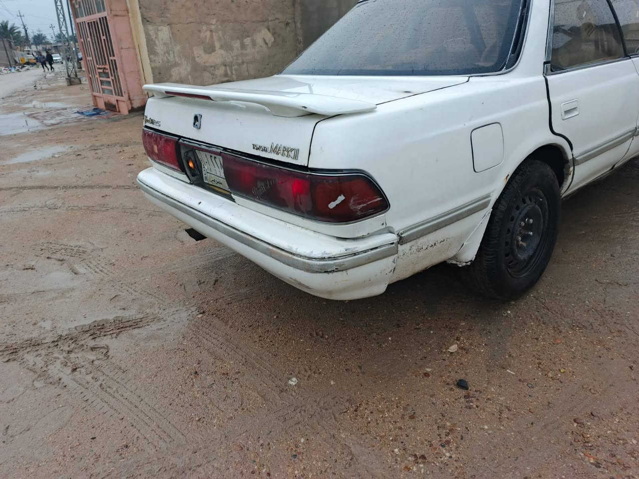 السلام عليكم مارك ٩١ مكفولة كص ونقل جثه وتحويل سنويه ما ساقطه مشروع وطني مكينه وكير  ونجي جاهزات الكير جديد كهربائيات شغاله نواقص السياره كشن السايق شويه طاك موضح بالصوره وقفل باب السايق عاطل يريد تبديل السعر ٢٦ ورقه مكاني نجف ***********
