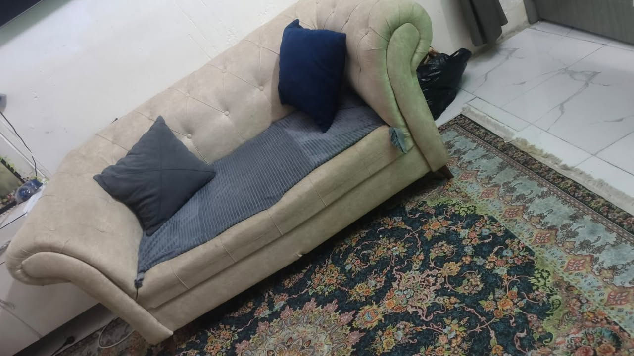 قنفات البيع شريط كل عيب مابيهان شريط ٢ كبير صغيره ١ ريد مروس مع ديون ٨ متر ٧ مهم نضيف موتعبان
هم البيع  
السعر قنفات ١٧٥ الف شري تصل على هذا الرقم ***********
