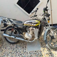 دراجه اللبيع مجفته بالزعفرانيه مابيهه أوراق 200 وبيهه مجال  0774651338...