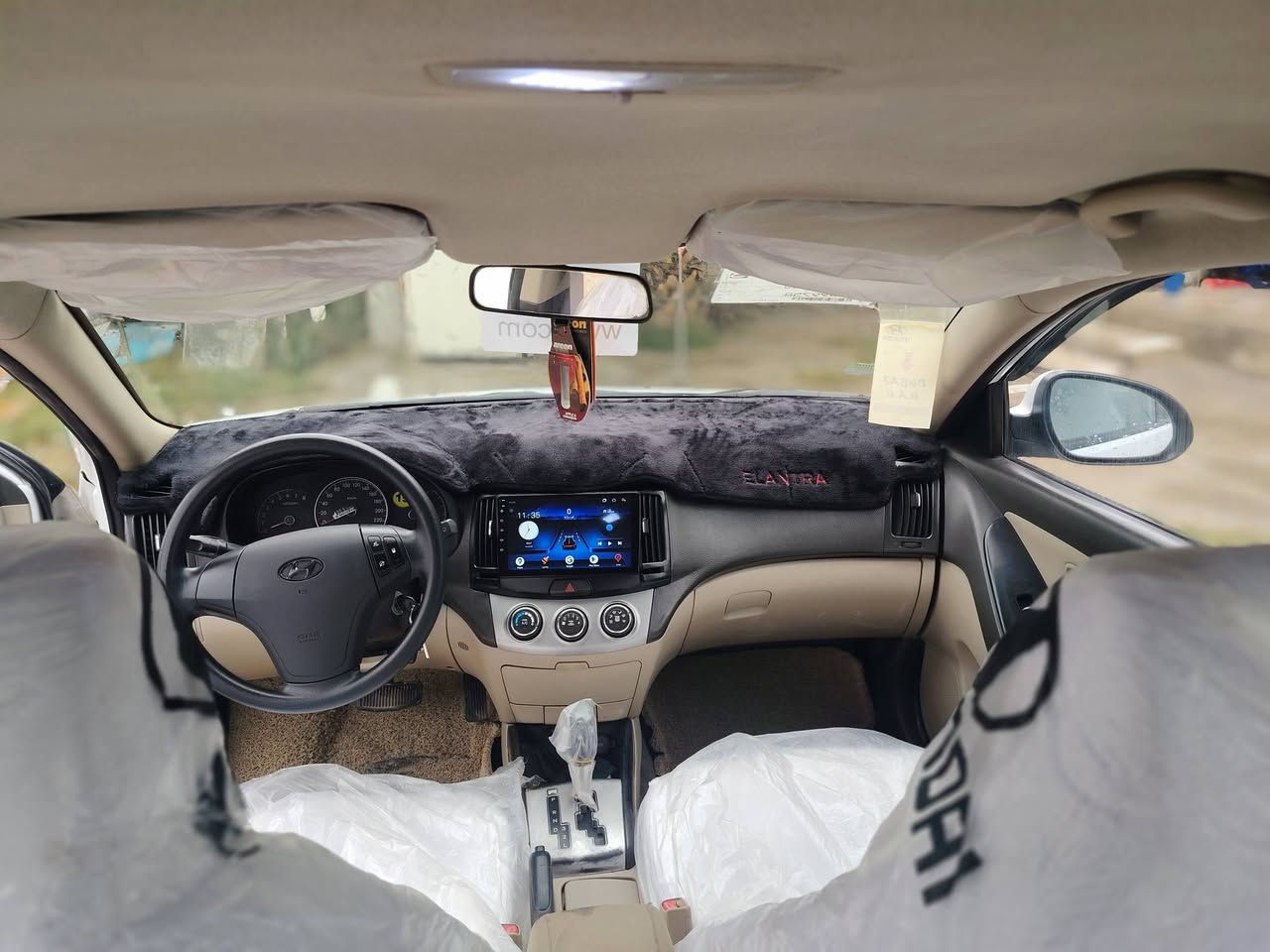 السلام عليكم اعتذر عن الوعده و الأقساط للبيع  انترا 2011 سيارة حلوة ونظيفه محرك وگير وصدر شرط بيها قطعتين صبغ جاملغات أمامي مع بنيد تبديل بدون دواخل رقم دولي سليمانية شرط التحويل سنوية لغاية 2030 والسيارة مثل ما واضحة بالصور السعر 110 وبيها مجال مكاني تكريت /البوعجيل للأستفسار الأتصال ***********
