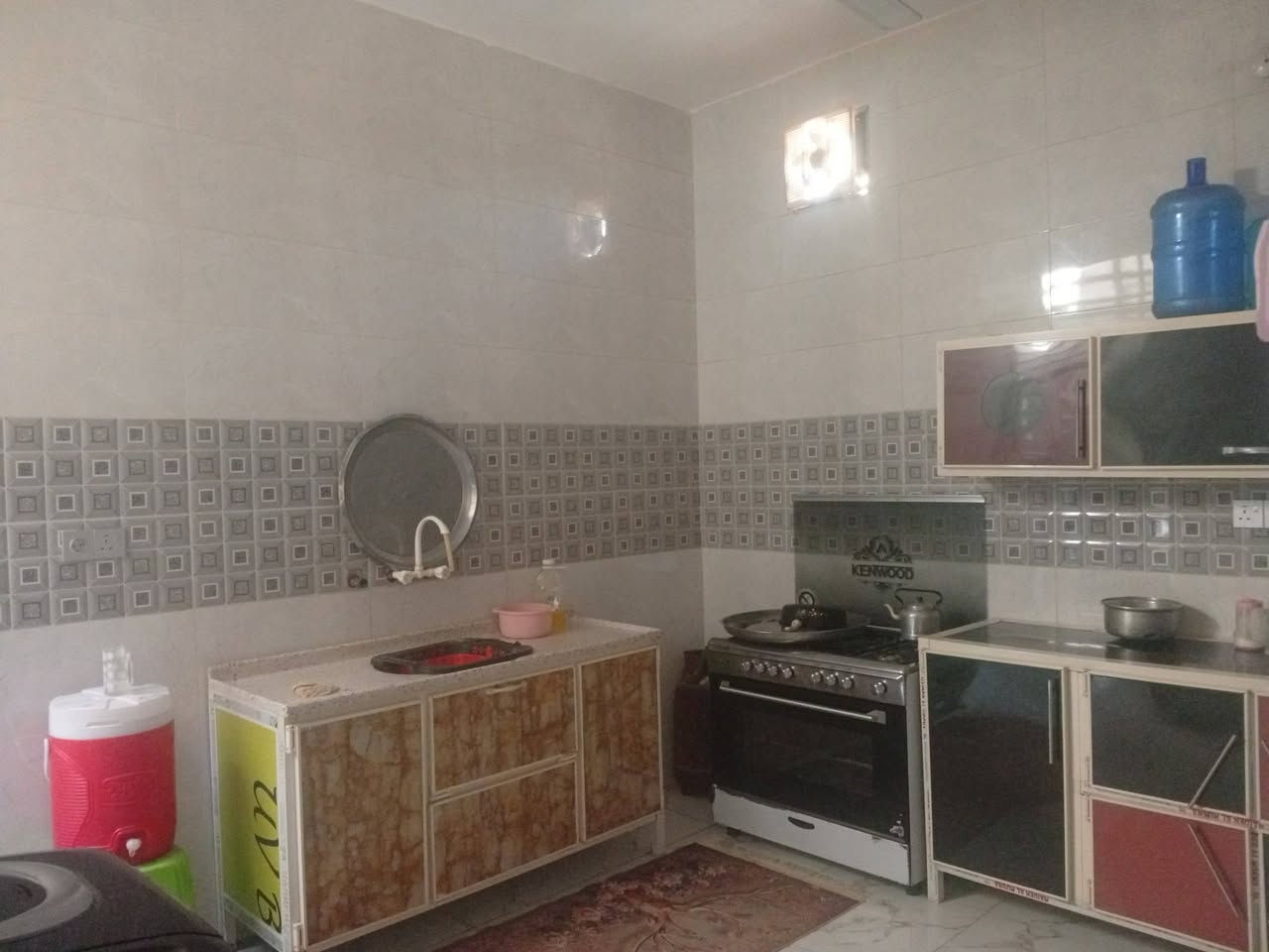 سلام عليكم مشتمل مربع ركن ظهر شارع يعقوب خلف شركه فايبر اكس خريطه مميزه بناء حديث يتكون من استقبال وصاله ومطبخ وحمام وغرفة نوم وستاره وبيتونه كامله السعر خاص رقمي للتواصل ***********
