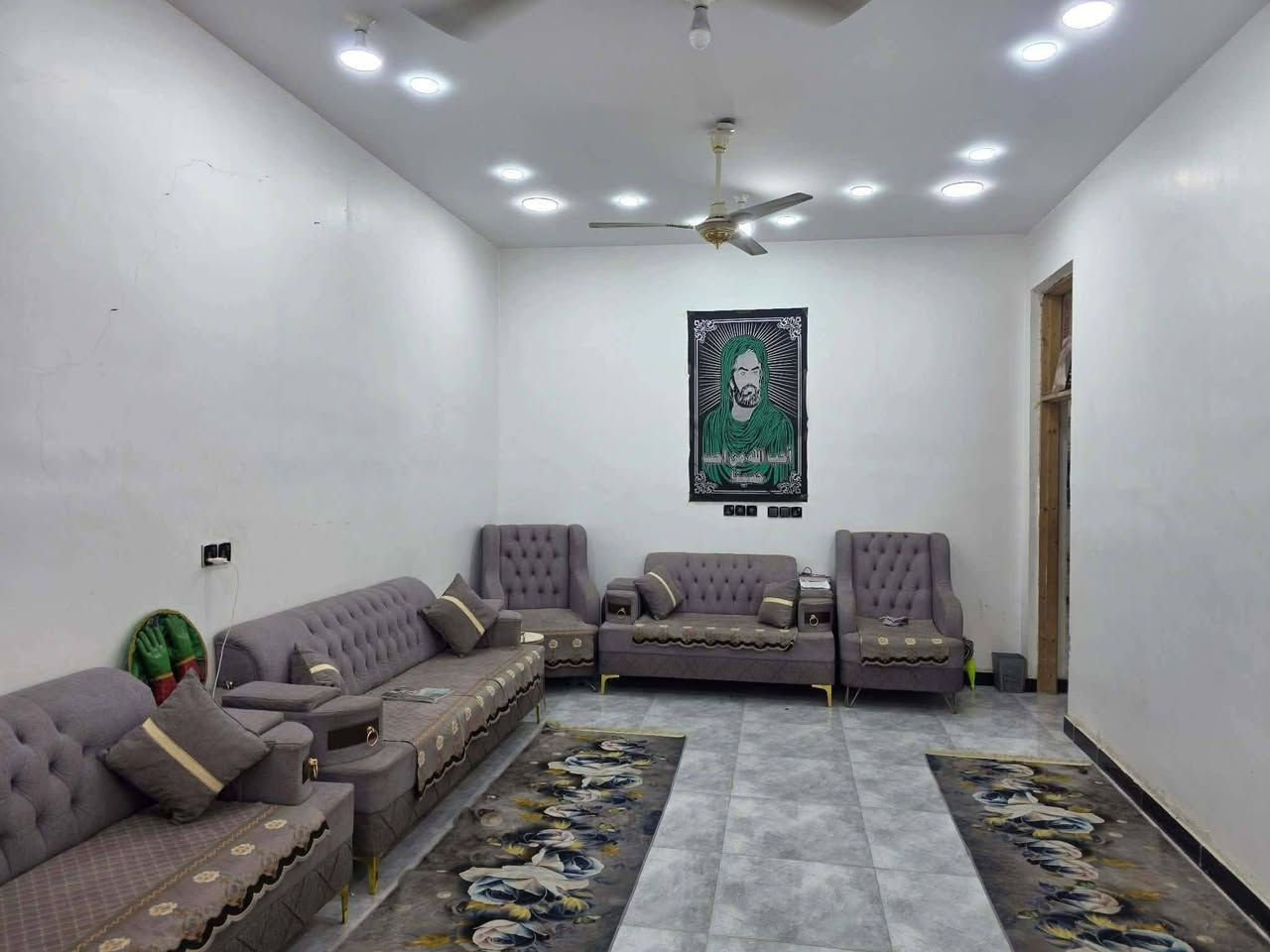 بيت حي الحكيم  225 نزلت عميد جادر قرب سكله ابو حسن غرفتين اوهول مطبخ واستقبال اوكراج السكف صب ارضيه بور سلين ثالث بيت عن الفرع السعر 70  بيه مجال   بي محل  ***********
