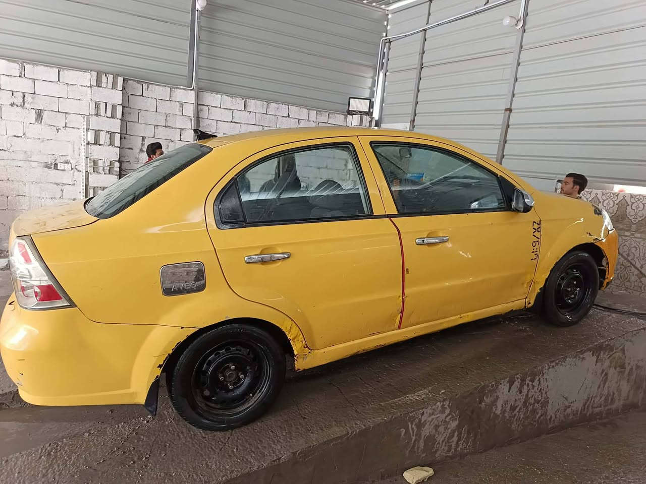 ‏
‏أفيو موديل 2008 (باسمي).. 
‏
‏​الرقم: دولي، والـ (هزة) جديدة.
‏
‏​الحالة الميكانيكية: المحرك، الگير، الصدر، والتبريد (منظومة جديدة). والكهربائيات وكل ما ذكر بحالة جيدة جداً 
‏​الصيانة: مسوّي لها إدامة كاملة لمنظومة البنزين والهواء قبل أسبوع.
‏​سيارة اقتصادية جداً وجاهزة مباشرة للشغل (تكسي)، ما محتاجة أي مصاريف.
‏
‏​السعر
‏​39 ورقة (قفل)
‏
‏مكان السيارة: الفلوجة
***********
