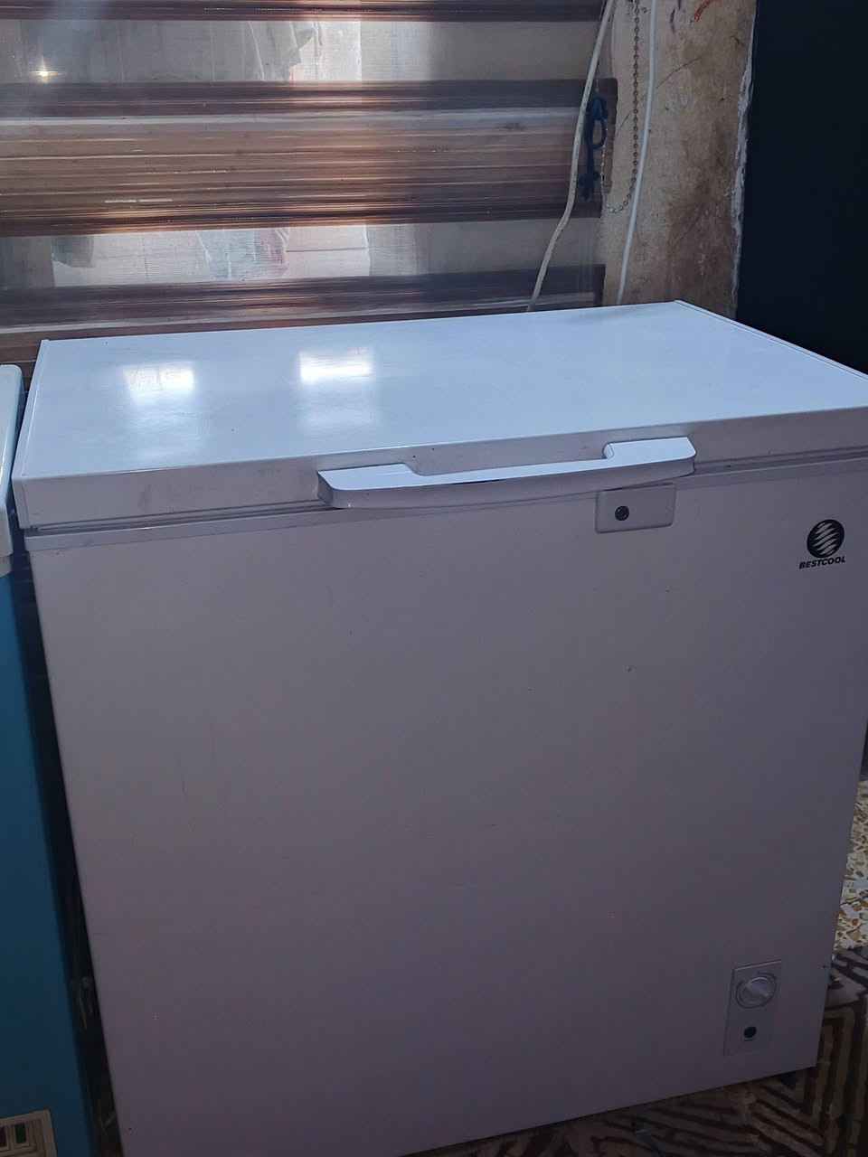 السلام عليكم غراض للبيع الشراي يتفضل خاص او يتصل *********** المجمدات عل فحص شغلات الوحدة ب150وبيه مجال والسنكي ب100
