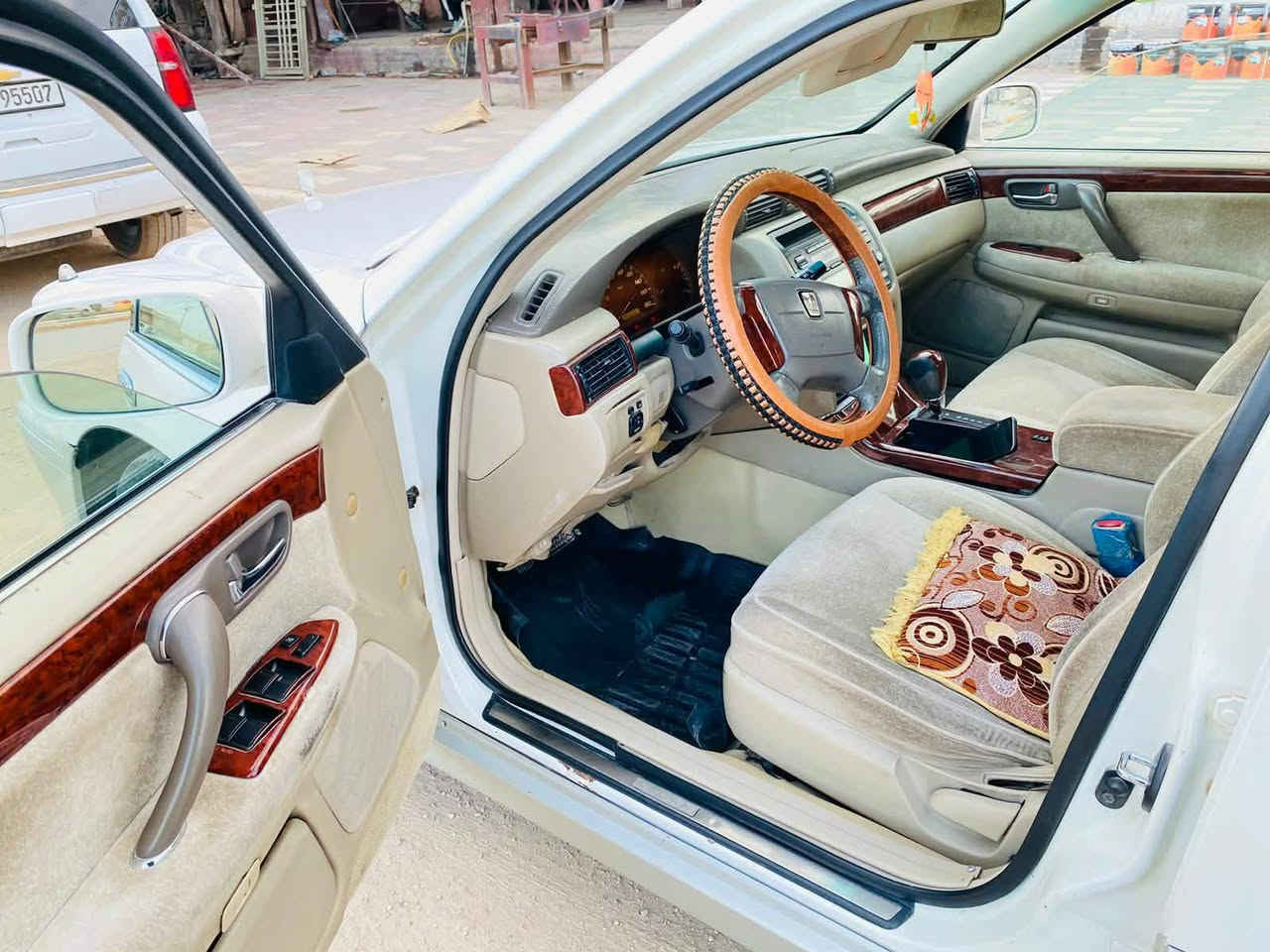 ملكه ادوات كصتين متومه وجاهزه كريستال محزم دواخل عسلي محرك دي فور سياره جاهزه تبريد شغال حداديه تخم تاير مكاني ذي قار قضاء الاصلاح السعر ٣٥ وبيها مجال ***********
