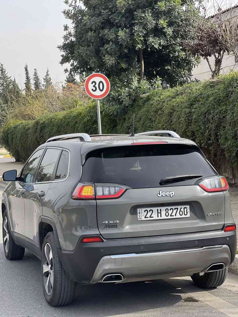 ⭕️جيب شيروكي (بزون)2021     قبات مواصفات فول فول للبيع فقط
⭕️حادث السيارة قتعه فقط جملخ ماوصل داخل  
كلش واضح بل صوره
 
⭕️رقم اربيل بسمي هزة وسنوية جديدة مكانهة  اربيل

مابيه نقص فلس سعر  ♦️180♦️

***********       واتس اپ   
***********           واتس اپ
