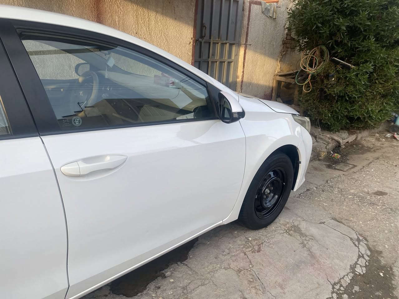 السلام عليكم كورلا موديل2015 الشركه العامه مكفوله كفاله عامه ماشيه 71حقيقي رقم ***********
