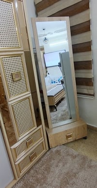 غرفه للبيع سعر مليونين و 750 تصال ع هذا الرقم 07512441294