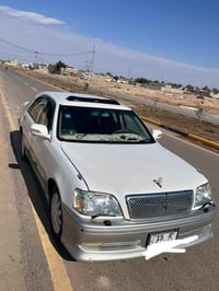 سياره لبيع ملكه كرستال الاصل موديل 2001 دكمتين رقم انبار انكليزي باسمي...