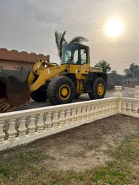 شفل كوماتسو • حجم ٢٧٠ • موديل ٢٠٠٣