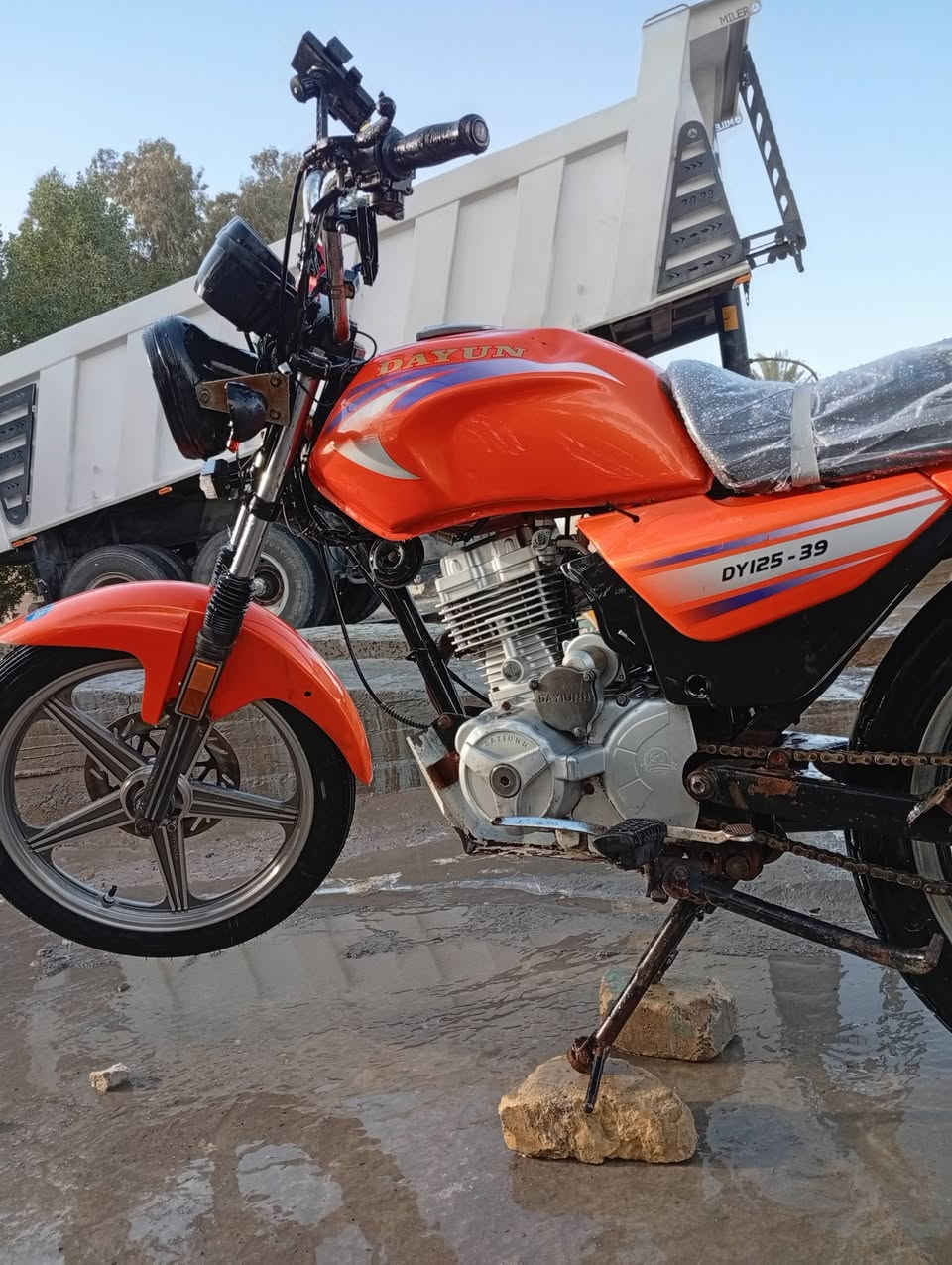 سلام عليكم  دراجه دايون عضم موديل  22كلك كلك دراجه تخبل انضف من الصور السعر  550وبيه مجال الشراي  متواجد خاص ورقمي هاذا اتصل وبيك خير وتدالل  مكاني بابل الطليعه ***********
