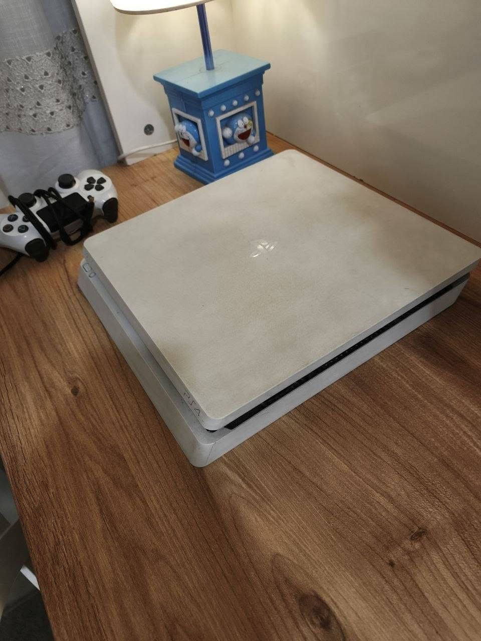 play station 4 slim ps4
بلي ٤
اللون ابيض الجهاز نظيف جدا مستخدم قليل اخذته وقتها من لندن 
هذه كارتونته الموجوده 
الجهاز واليده الاصليه مالته غير مصلحات وغير داخلات تصليح 
يحتوي على حساب فورتنايت مشحون سيزنين
ولعبة بيس القوة الجماعية 3137
وقرص مورتال كومبات
يوجد توصيل كل محافظات


**إذا كنت صاحب هذا الإعلان وتريد حذفه لأي سبب، رجاءا أرسل رسالة إلى الدعم الفني**