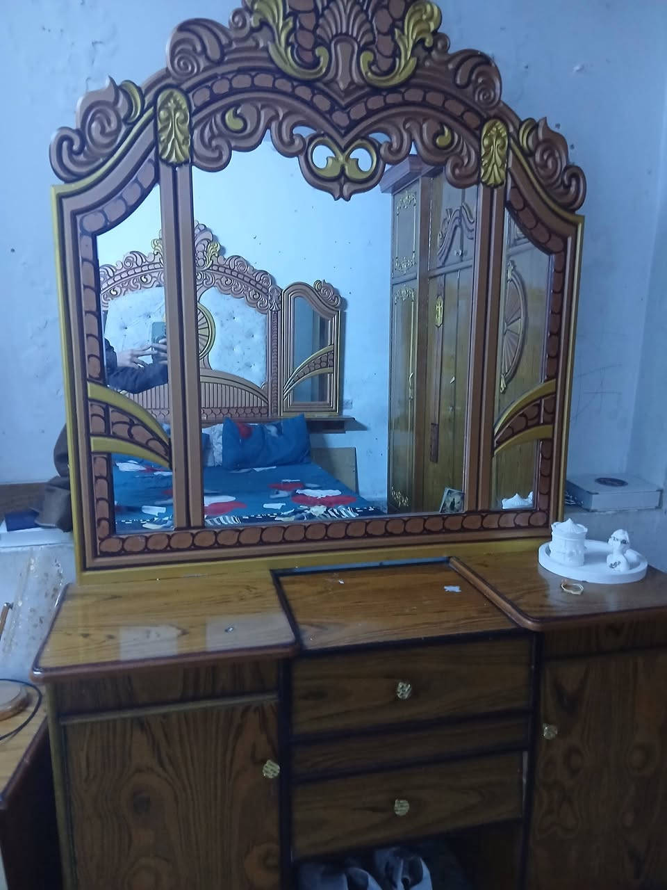 غرفه ست بوب غرفه كبيره الله شاهد اخذتها قبل سته اشهر بمليون رايتها ب 900 هذا رقمي ***********
