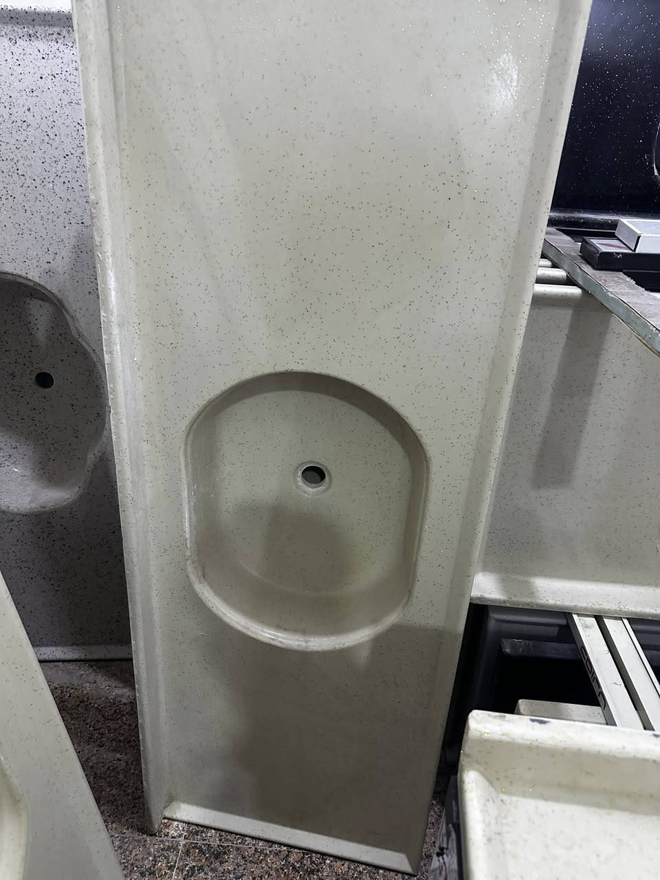 مرمر ستندرات درجه اولى تخفيضات ***********
سنكات فقط سعر المتر ٥٠ والمتر وربع ٦٠ والمتر ونص ٧٥ يوجد توصيل
