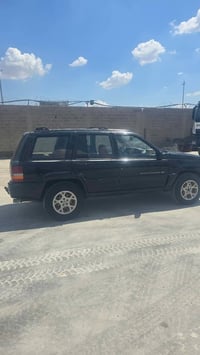 جيب شيروكي. مراوس بتيكوو  07838400548