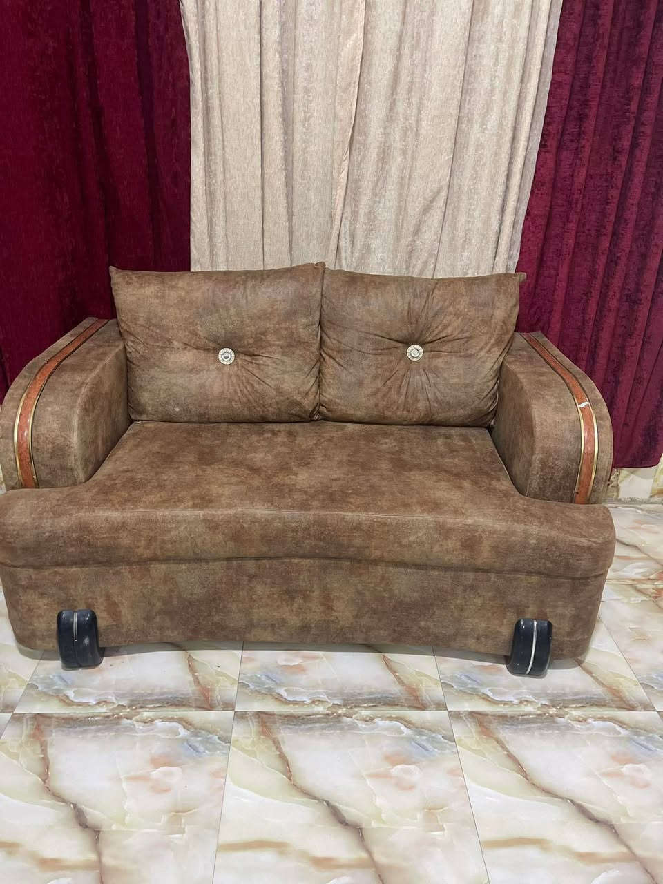 للبيع الغرفه
 سعره 750
التخم 400
عنوان الرمادي حي الاستاذه


**إذا كنت صاحب هذا الإعلان وتريد حذفه لأي سبب، رجاءا أرسل رسالة إلى الدعم الفني**
