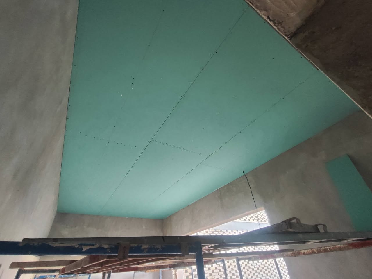 سلام عليكم خلفه متفرغ مكان نجف كلشي اشتغل جبسن بورد سقوف ثانويه اشرطه عمل ومواد وعمل ***********
تدللون
