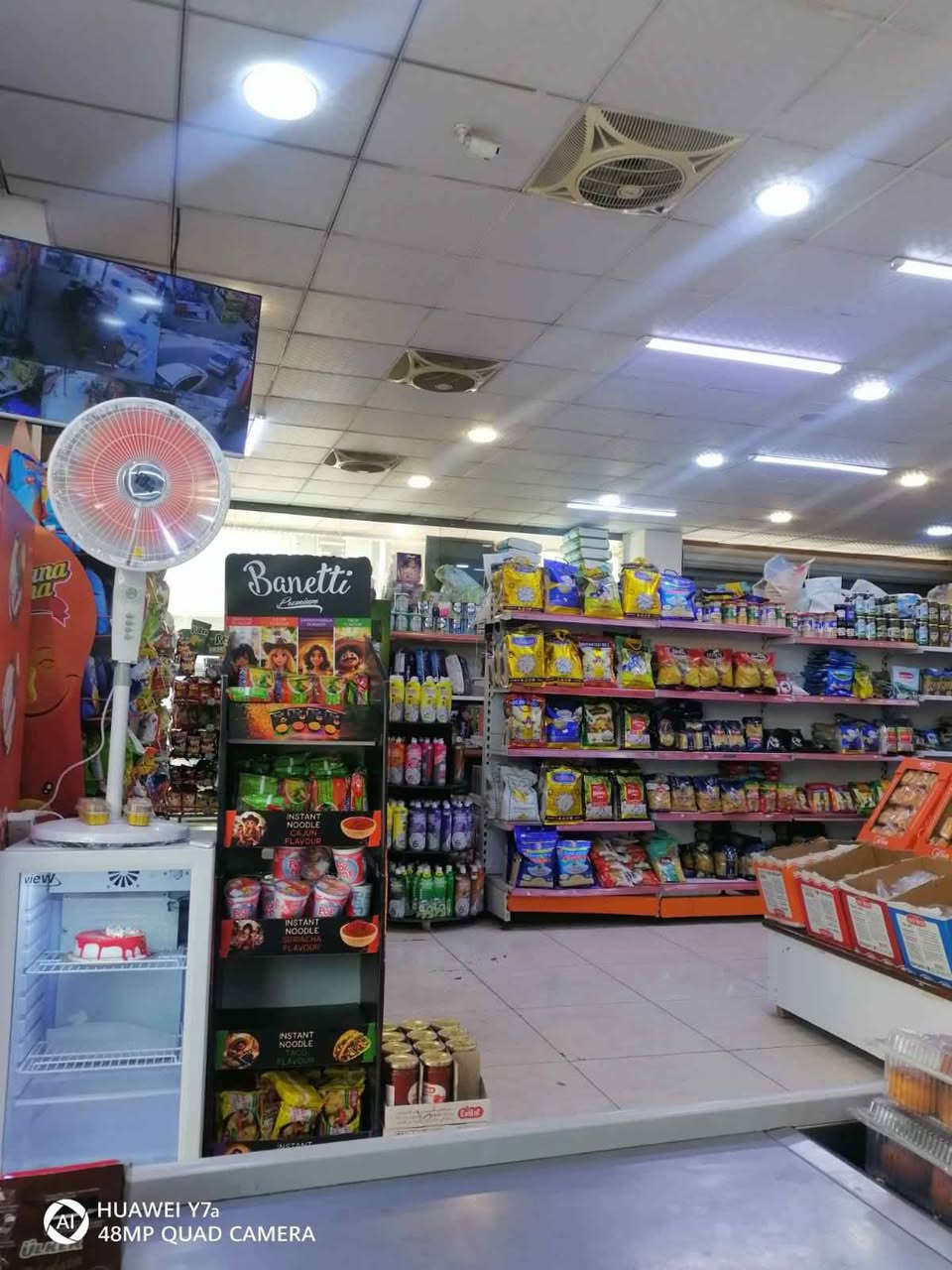 ماركيت بؤ فرؤشتن له هه ولير به سعريكي كونجاو فرؤشتني باشي هه يه رؤزانه فرؤشتني له 800000هه زار بؤ 1000000مليونيك فرؤشتني 11سه لاجه ي تيدايه له كه ل8 موجه ميده مه ساحي ماركيت زووره وه ي200مه تر بيشه كي فرواني  هه يه كرئ مانگانه ي 900هه زاره  نزيكه10مليون باره ي كاره باي حكومي قه رداره له باش معامه له ده يگه رينينه وه  عقدي شوينه كه تازه كرايته وه لو 5سال بؤ زانياري زياتر تيل بكه
نرخي 280وه ره قه و كه ميك مجال

شوين جوت سايدي بحركه كؤن گه ره كي كاني
***********
***********

هه ولير
بؤ داوا كردن نامه بنيره أربيل, العراق
