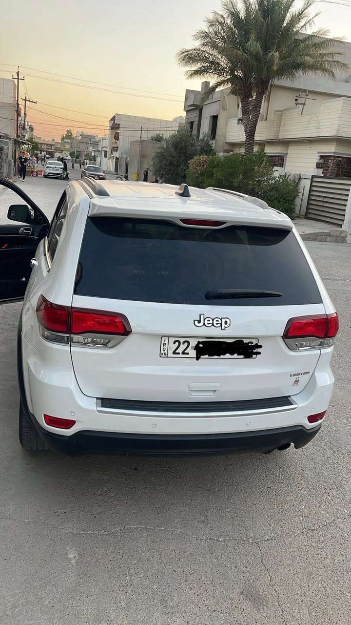 للبيع | جيب شيروكي لاريدو ليمتد. 2022 امريكي
الموديل:  2022      
المواصفات: امريكي أصلي
الفئة: Limited 
المحرك: 3.6 لتر V6
ناقل الحركة: أوتوماتيك 9 سرعات
الدفع: غير رباعي. 
الممشى: 26 ألف كم فقط

السيارة بحالة ممتازه و كفاله عامه من كلشي وابيع على السونار 

المواصفات:

✅ مقاعد جلد  كهربائية
✅ تبريد وتدفئة للمقاعد الأمامية
✅ كاميرا خلفية عالية الدقة مع حساسات أمامية وخلفية
✅ رادارات جانبية ونظام مراقبة النقطة العمياء
✅ تحذير مغادرة المسار ومثبت سرعة
✅ تشغيل بصمة (Smart Key) مع تشغيل عن بُعد
✅ باب خلفي كهربائي
✅ جنوط ألمنيوم أصلية
✅ عدة أوضاع للقيادة (ثلج – طين – رمل – أوتوماتيك)

الاستفسار:   (*********** ‬‏)

وبسعر معقول
