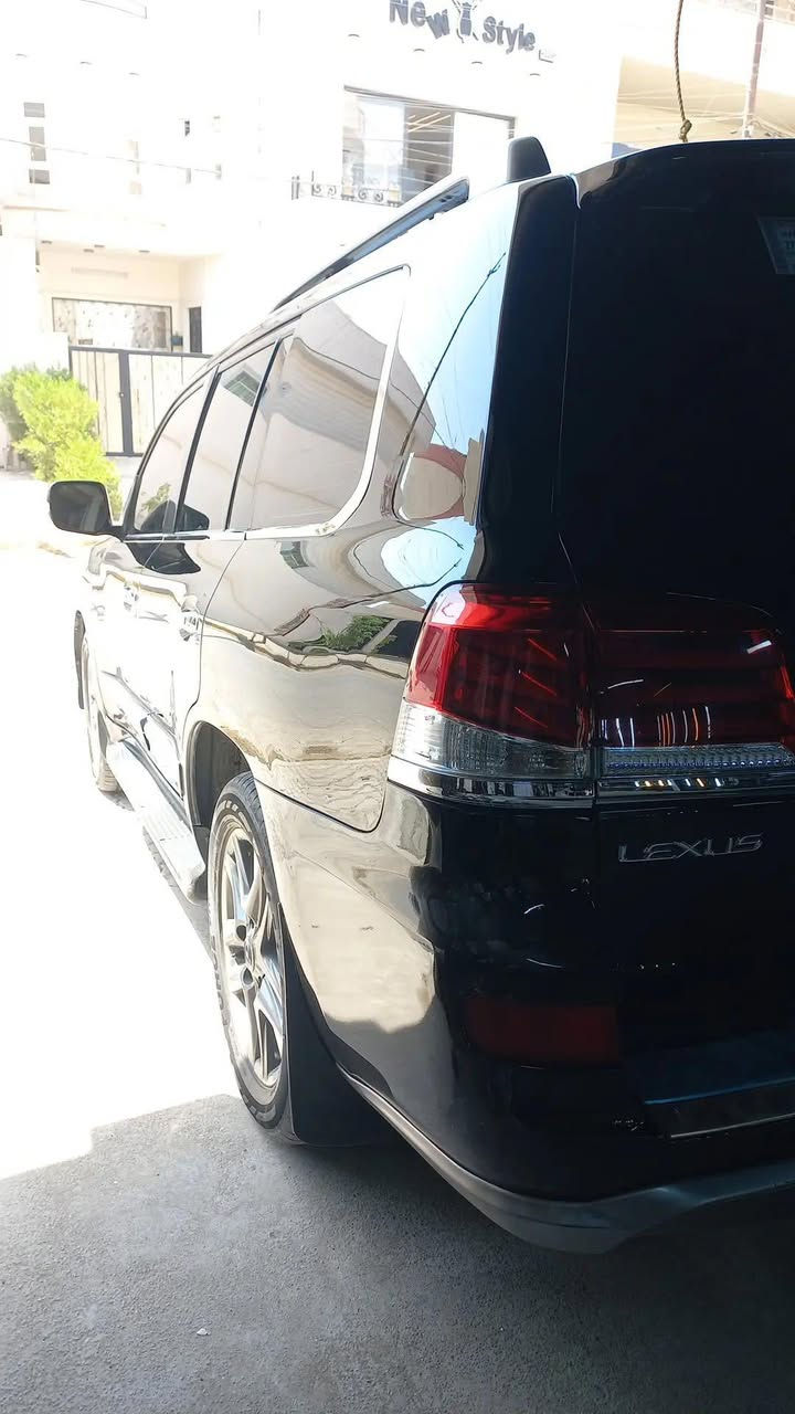 سلام عليكم اني ابولش سياارات درجه اووله شرط اخلي سيارتك كزاز انواع سيارات بس ب 25الف فقط وذا تريد جلي لايتات 5الف وذا تريد جامات سياره 10الف الي اريده منك شارك منشًور وتتفاعل حتا يصعد وسال من الله التوفيق الي والكم رقمي *********** بي وتساب
