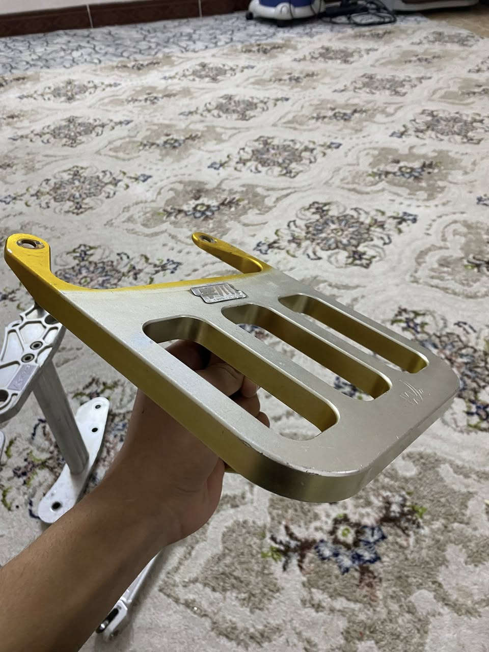 للبيع صدر كادم بلادي مل عبي ما بي شيالا بلاد و سبايه بلاد مال بوليس شراي تعال خاص و هذا رقمي عل وتساب ***********
