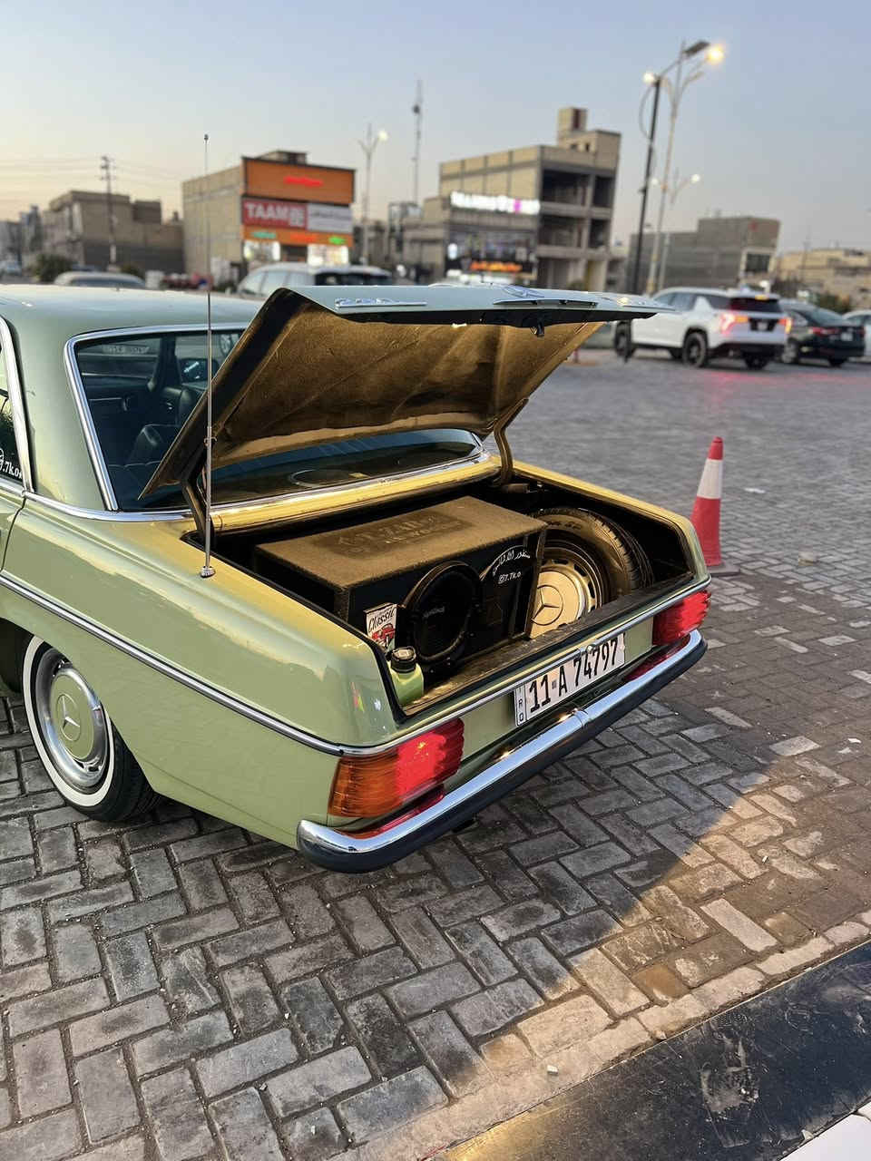 مارسدس بترا بيع او مراوس🤍
مارسدس بترا 230i الون بلادي فستقي 
سياره مصبوغه عام بدون دواخل 
كير مكينه كفاله 
تبريد تدفئه ويه سويج 
أريل كهربائي ⚡️ ويه سويج
٤ابواب جام ميكانيكيه 
حداديه حلوه مابيه اي صوت 
عليه سستم سماعات SOONE اصلي +دمام +مسجل سعره وحدهن 10ورقات 
كشنات جلد بلادي 
سايد بريك شغال حساس باب شغال
حساس دهن شغال 
كلوب بانزين شغال 
كلوب جنطه شغال
كلوب داخل شغال
كهربائيات سياره اي نقص مابيهن كلهن شغالات 
كلوب جنطه شغال 
هورن بلادي +هورن جرس 🛎️ 
ماسحات سياره بلادي ما مبدلات 
جامات سياره كلهن جدد بلادي مابيهن اي كسر 
معدل سياره 180 مكينه 4سلندر بانزين كابريتر 
عليه دركه مال موديل 1963
دشبول كله شغال اي نقص مابي 
موديل سياره 1976 رقم بغداد دولي جديد سنويه 2029/11 يعني 2030 تحويل ثاني يوم 
اسف علا اطاله بس ضكرت اكدر عليه علمود مو تخابرني وتكلي شبيه ومابيه شراي يجي بي خير ويدلل حبايب كلبي 
مكاني كربلاء حي الحسين ***********متواجد خاص هم 🤍
