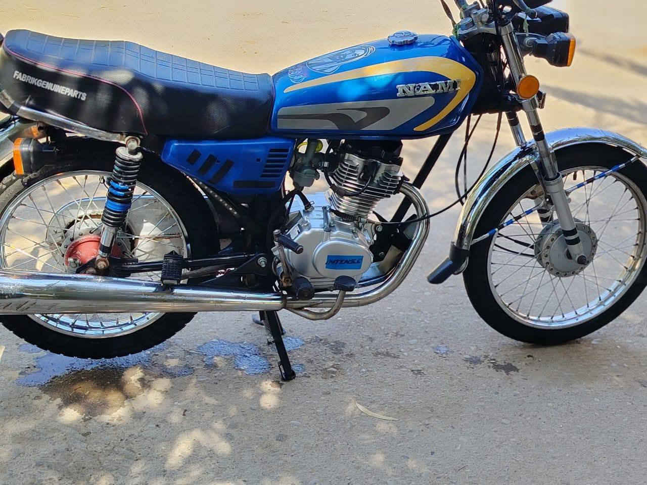 السلام عليكم دراجه للبيع محرك انتنس ما مفتوح دراجه جديده حيل كهربائيات كلها شغاله ***********
