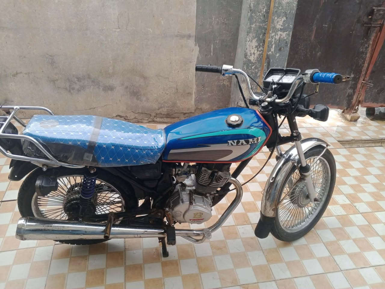 سلام عليكم مكلف بل نشر🤚🏽دراجه تعمير بدون وراق كلك مكينه تايكر مجفتف مره واحد دراجه نضيف ومرتبه شاصي نامه امتياز السعر 300 وبيه مجال بسيط العنوان بابل قضاء القاسم للحجز ولاستفسار ***********♥️
