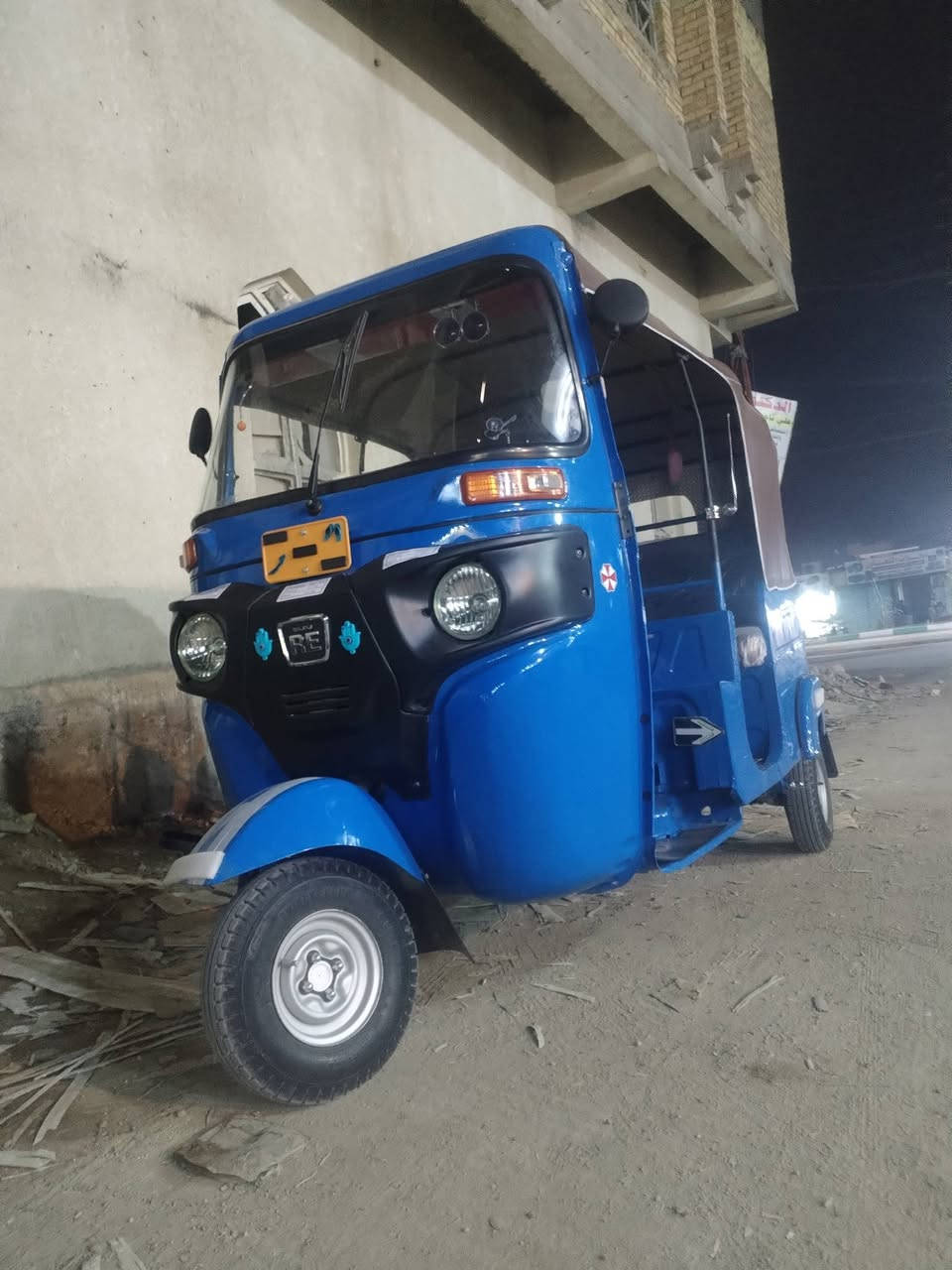 سلام عليكم تكتك للبيع رقم موديل  20 شهر 9  مصبوغه جماليه خاص مقلق اتصال ***********
