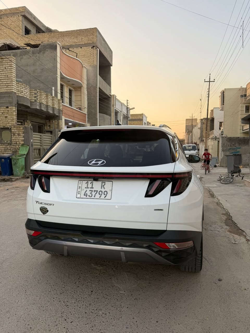 السلام عليكم توسان امريكي  حادثها فقط شباج الدعامية موديل 2023 فول فول موصفات حساسات رادار امامي خلفي كامرات 5 فول واحد على واحد  
(السعر  200$ ورقة )
***********
