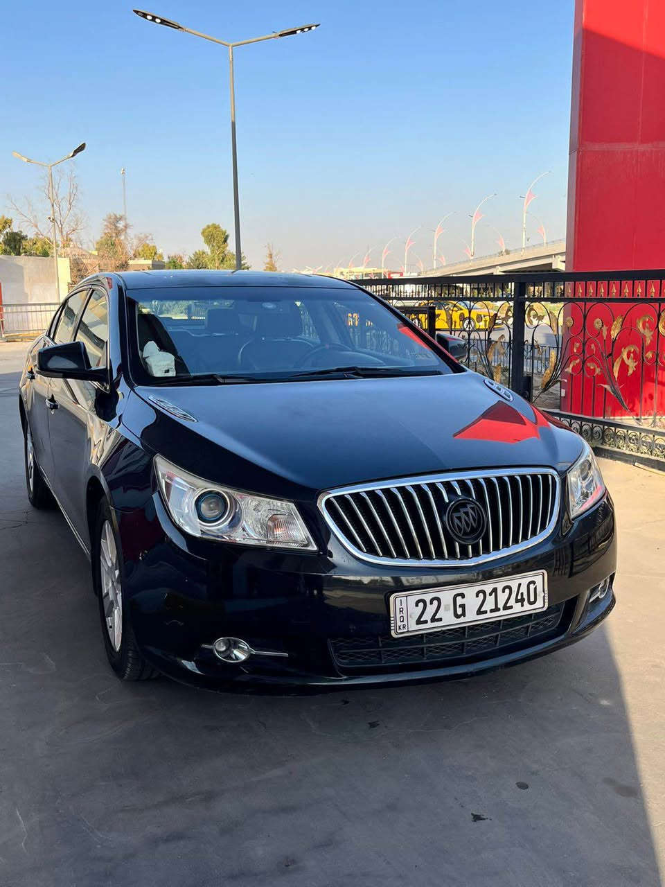 السلام عليكم
 شوفرليت بيوك لاكروس 2010 cxs من شركة GM 
اعلى فئة ماشية 127 الف حقيقي محرك 6 سلندر 3.6 نشيط 
السياره كلش نظيفة ومستقره ك محرك وكير وين ماتطلع بيها اطلع 

ولوما متوازي نهائيا ما بيعها لان مرتاح بيها حيل هواية

المواصفات :- 
١-فتحة بنوراما
٢- كراسي الاماميه كهربائية وتدفئه 
٣-شاشة وكاميرا خلفية وحساسات خلفية 
٤- كراسي جميعها جلد ونظيفه بشكل ممتاز 
٥- برده خلفية
٦-يدات نيكل لايتات زينون 
-السيارة كانما امبالا حديث وبكدها تقريبا ونفس اغراض الامبالا ومحرك 

الضرر :
الجاملغ الخلفي يمين ويسار تعديل من باب خلف السائق
والجاملغ الامامي بالجديد انطخت وتم تعديل ع البارد وتركيب الدعاميه من جديد رجعت بلادية مثل مموجود بالفيديو

بجم وخلف كبس والسياره كما ذكرت فوك نظيفه ك محرك وكير وكلش مريحة بالطرق الخارجية ومستقرة وكذلك اعيد واذكر لوما متوازي ابد ما ابيعها 

السعر ٨٧ وبيها مجال للشراي سياره مو سعرها لكن انطي بيها ضمان وين متطلع بيها اطلع ما عليك شي

السياره رقم اربيل وباسمي وسنويتها تنتهي بشهر ١٢ من سنه ٢٠٢٦ قبل ٥ اشهر تقريبا سويت هزة وفخص كامل وحولتها

الرقم *********** كركوك, العراق
