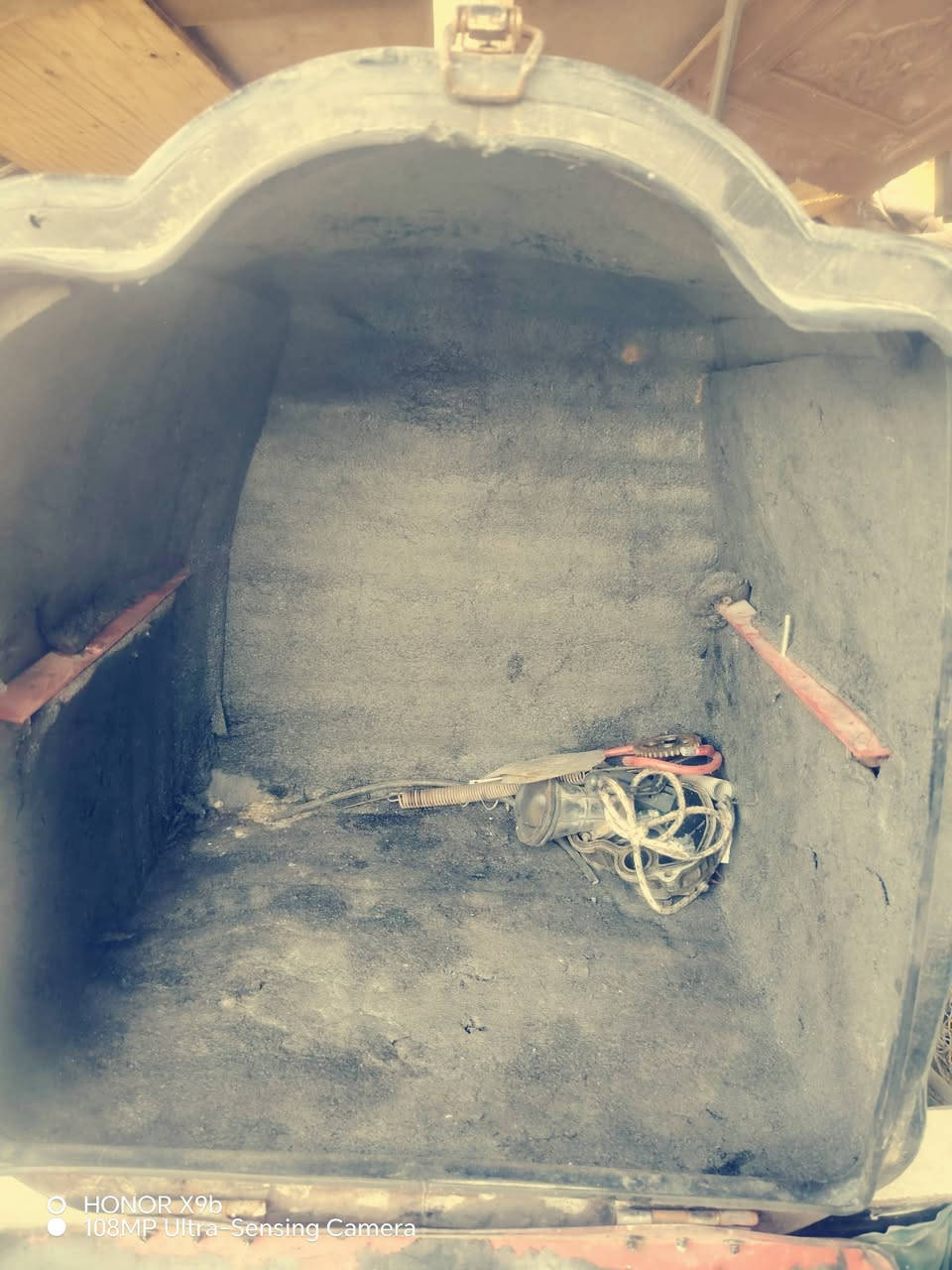 سلام عليكم اخوان صدوك لبيع صدوك جديد بس ما مغسول وبلاش ٢٠ لعنوان بغداد حيور هاتف *********** بي وتساب
