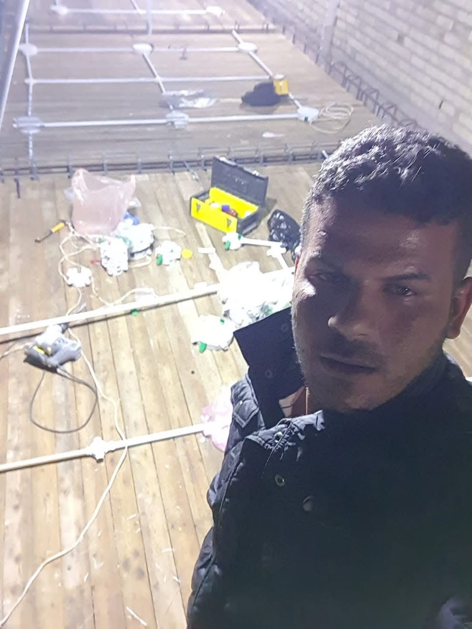 كهربائي متفرغ لجميع أعمال التأسيس والصيانة ⚡

تبني بيت جديد أو تحتاج تعديل كهرباء؟
نوفر لك شغل نظيف وآمن وبأسعار مناسبة 👇

🔌 تأسيس كهرباء كاملة للمنازل والمحلات
💡 تركيب إنارة داخلية وخارجية حديثة
📦 تمديد أسلاك نظامية حسب الحمل
🛠 صيانة الأعطال الكهربائية السريعة
⚙️ تركيب لوحات توزيع وقواطع أصلية
🔋 حلول توفير كهرباء وتنظيم أحمال
🏠 عمل منظم ومرتب داخل الجدران قبل التبليط
✅ التزام بالمواعيد وجودة مضمونة

العمل داخل كربلاء 
شغل احترافي وبإشراف مباشر

📞 للحجز والاستفسار:
(***********)
