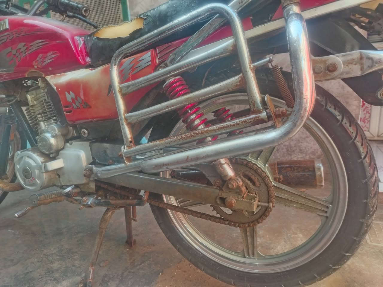 سلام عليكم دراجه فيوم للبيع شغاله بي بس نواقص رقم بسمي كربلاء منطقة الشبانات ***********
السعر ٢٠٠ ألف
