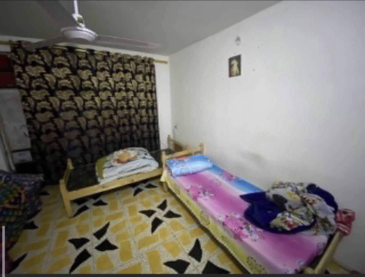 بيت للبيع بغداد الجديدة شارع المسبح المساحه 48واقع حال 50 الواجهه 3ونص والنزال 17
للتواصل ‭0770 365 9545‬
