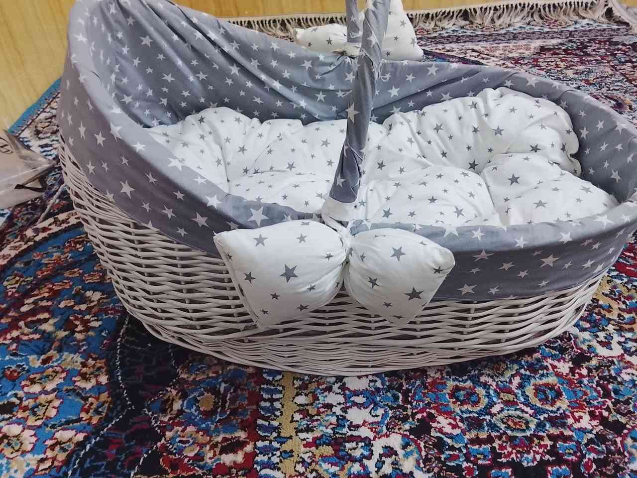 هەمووئەمان بۆفرۆشتن لە کەلار کی ویستی پەیوەندی بکات
جانتاهەڵگری مندال سورەکە 10هەزار
کورسی ناوسیار 5هەزار 
جانتا هەلگر سپەکە 5هەزار 
جولانی ڕەساسیەکە تەنها قولفیکی قرتاوە لەوێنەکا دیار 10هەزار 
جێگای خەوی مندال بۆپاڵ سستەم اکریتەوە نرخی 55قوفلی 
 کاری کۆتە سپی و ڕەساسیەکە نرخی 8هەزار 
***********
