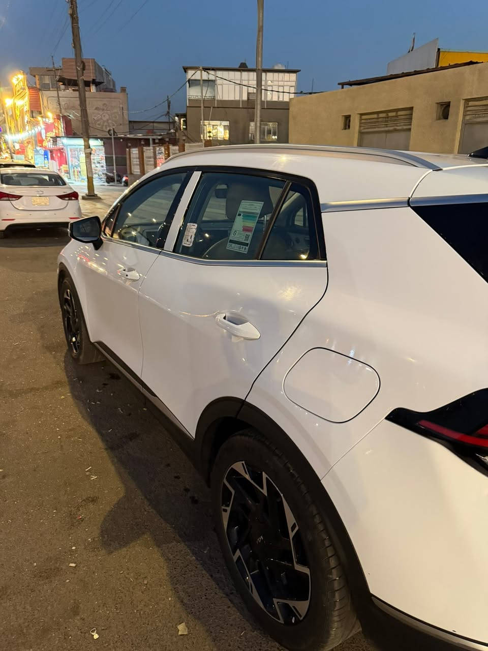 📍كيا سبورتج 2024 خليجي📍
ماشية 60 الف كيلو استعمال شخصي نضيفة كلش السبير منازل.
محرك 2000 دوش 
كراسي كهرباء وتدفئة 
شاحن موبايل
شاشة ابل كاربلاي
تشغيل عن بعد
بصمه تشغيل وابواب
حساس امامي خلفي 
انضمة قياده متعدده
السياره مكفوله من كلشي وع ايدي 
مكاني بغداد السعر 208 وبيهة مجال 
للاستفسار الاتصال ع الرقم ***********
