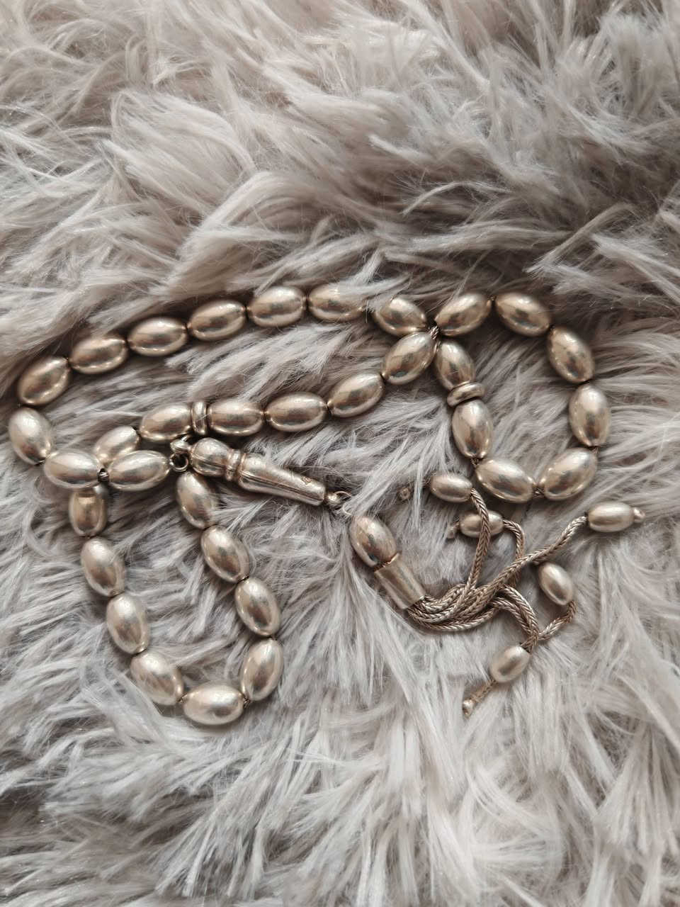 السلام عليكم 
متاح سبحه فضه 925 
كله فضه السنسله والكركوشه 
المكان كربلاء 
الى سعر ابيع 
***********
خاص او واتساب
