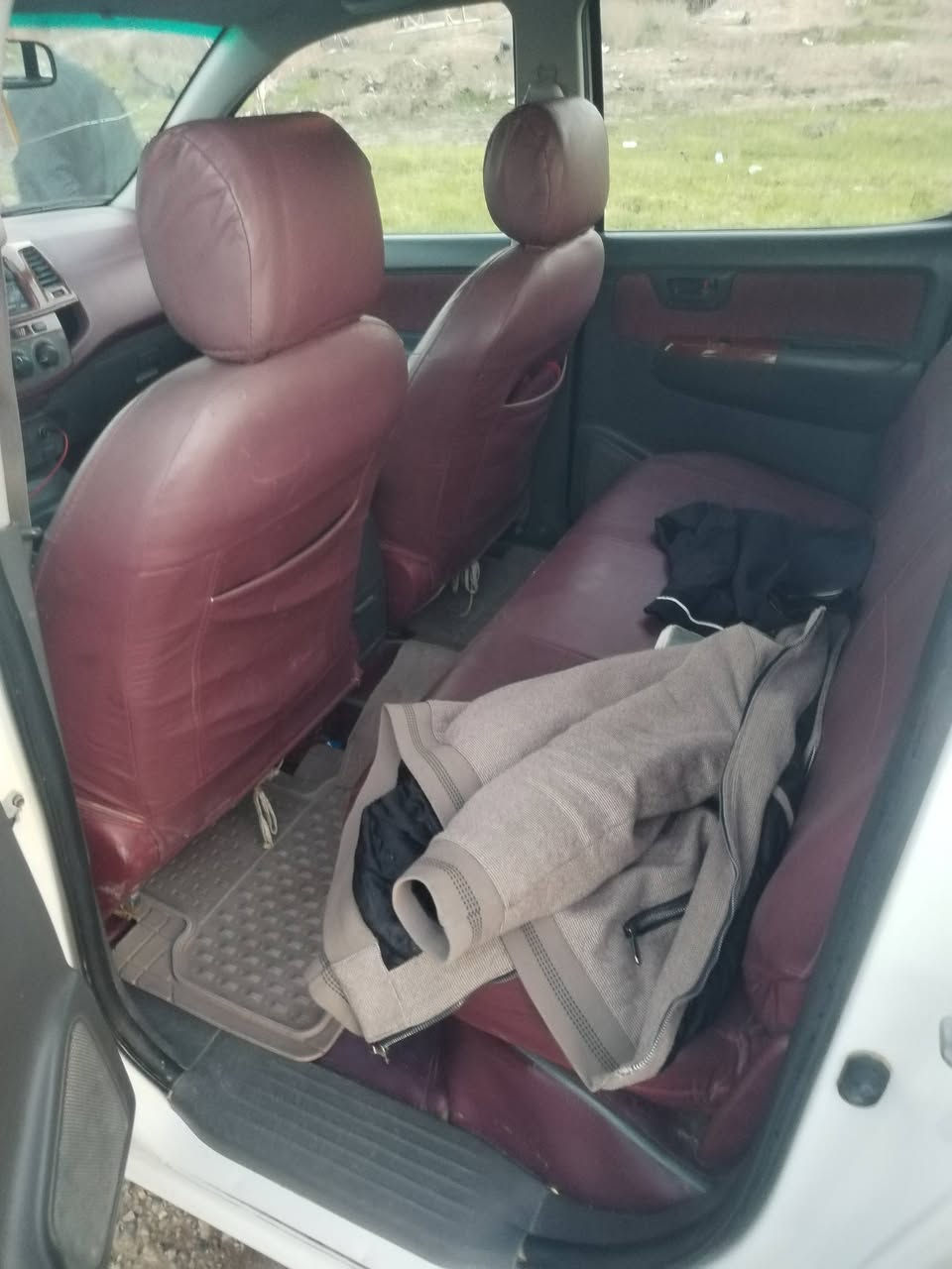 السلام عليكم تويوتا هايلوكس كير اوتوماتيك موديل ٢٠١٣ شاصي ١٢ مكفوله كفالة عامة محرك شركة مامفتوح لا صرف ولا بخار ماناقصهه اي شي رقم ديالى سنويه جديدة المكان ديالى بعقوبة *********** السعر ١٩٨ ورقة وبيها مجال حك الجية
