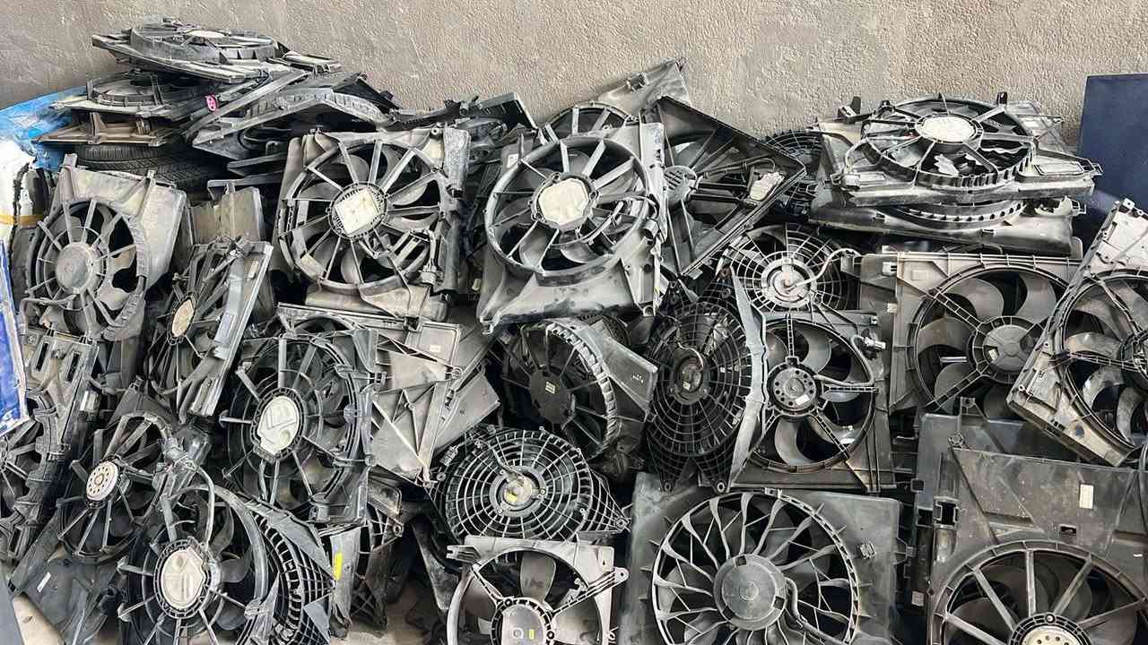 قطع غيار سيارات الامريكي والكوري جملة ومفرد بصرة حمدان اتصل وتدلل ***********
