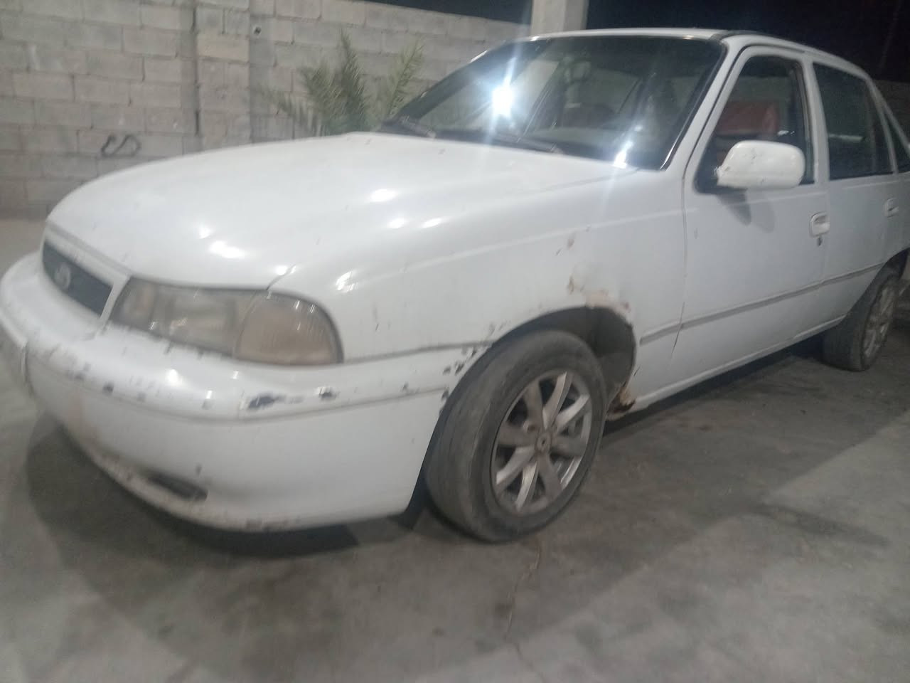 السلام عليكم للبيع دايو سلو ٩٤سنويه جديده رقم بغداد محرك مفتوح كير عادي بيه تبخير قليل غرفة حلوه كشره حلو مابيه لا ضربه ولا كص للاستفسار الاتصال على ***********مكاني واسط الزبيديه السعر ١٧ ورقه قفل
